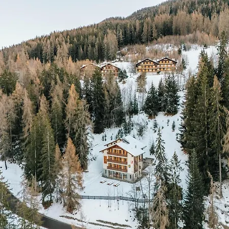 With Stunning Mountain Views Chalet