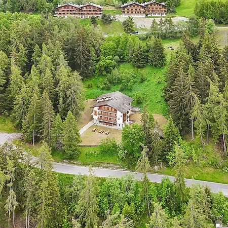 Chalet With Stunning Mountain Views